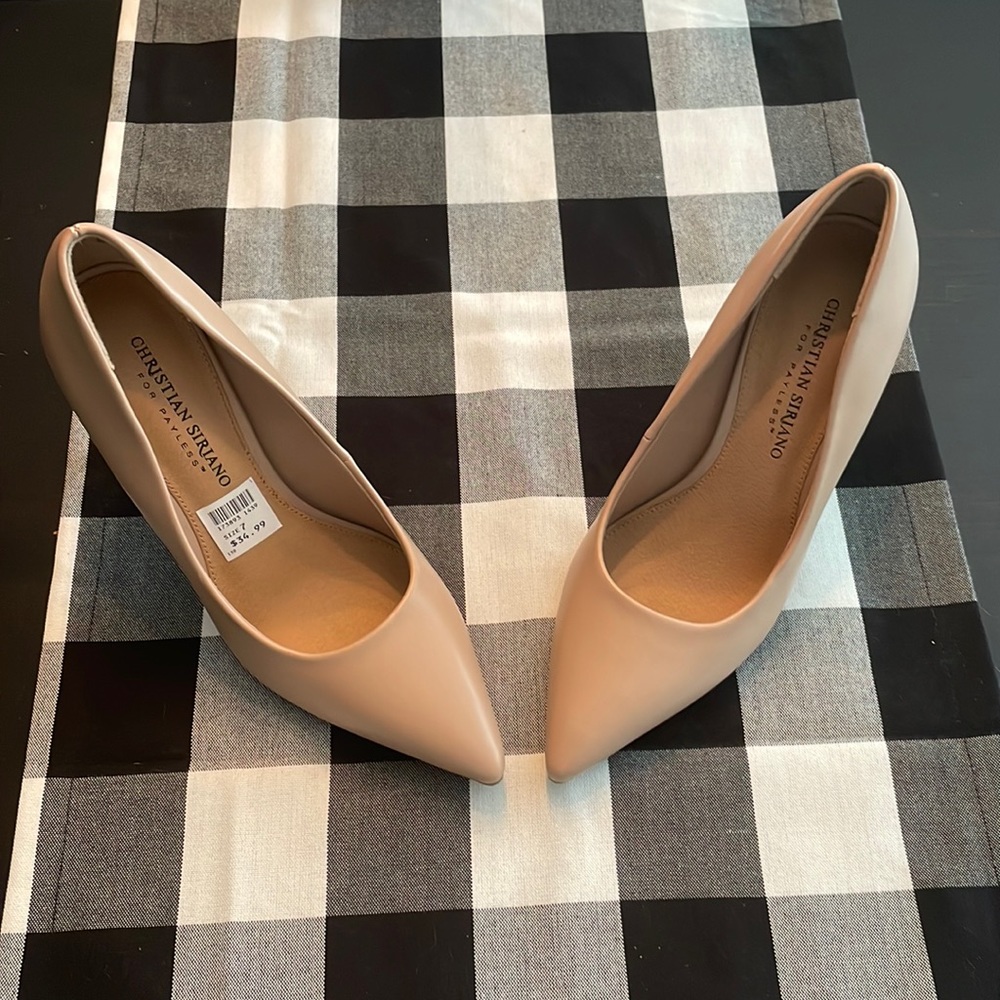 Nude heels, size 7